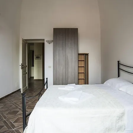 Guest house To Live